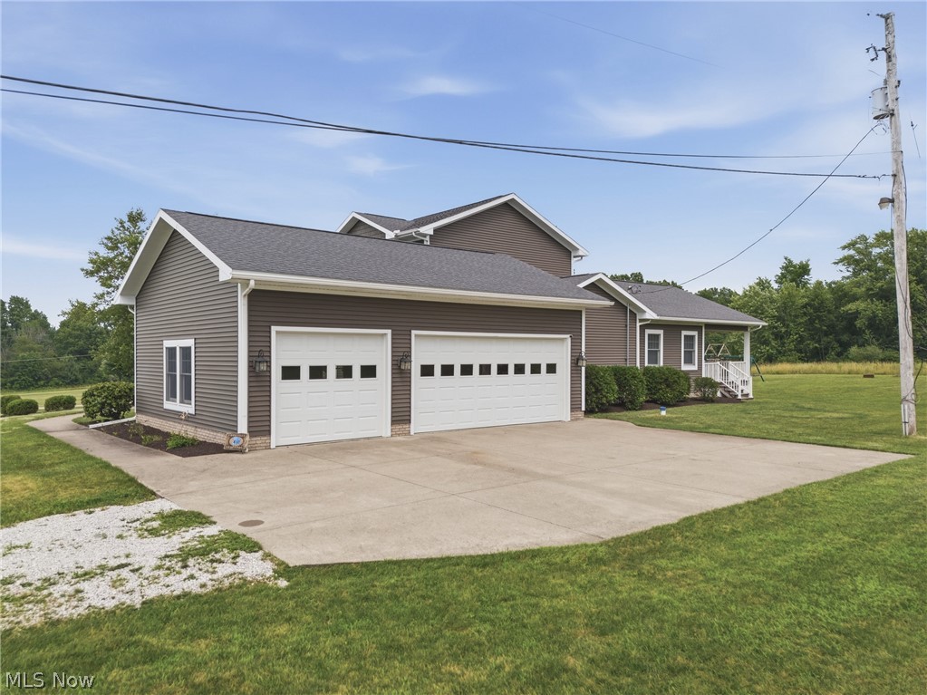 9288 Columbus Road NE Louisville OH 44641