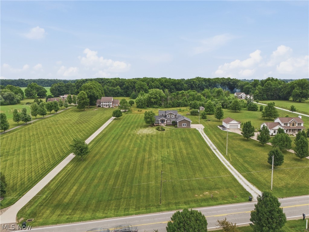 9288 Columbus Road NE Louisville OH 44641