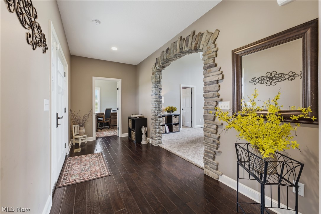 9288 Columbus Road NE Louisville OH 44641