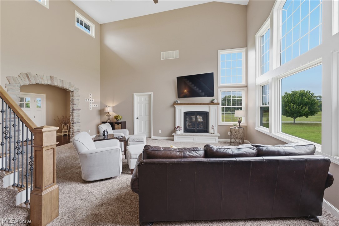 9288 Columbus Road NE Louisville OH 44641