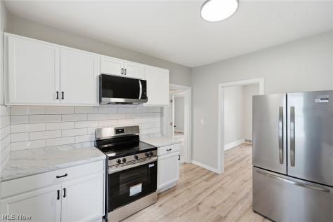 4256 W 22nd Street Cleveland OH 44109