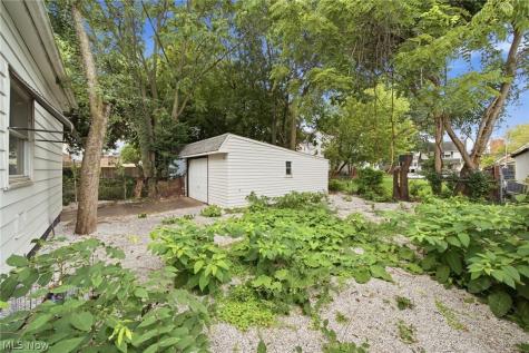 4256 W 22nd Street Cleveland OH 44109