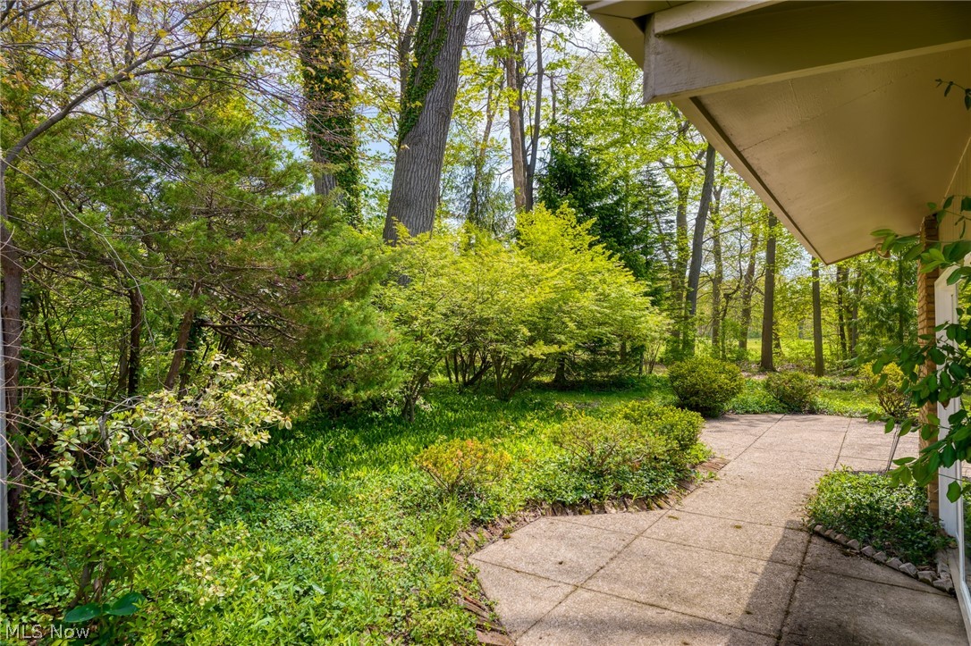 17571 Merry Oaks Trail Chagrin Falls OH 44023