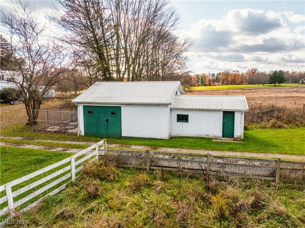 1520 Bedford Road Lowellville OH 44436
