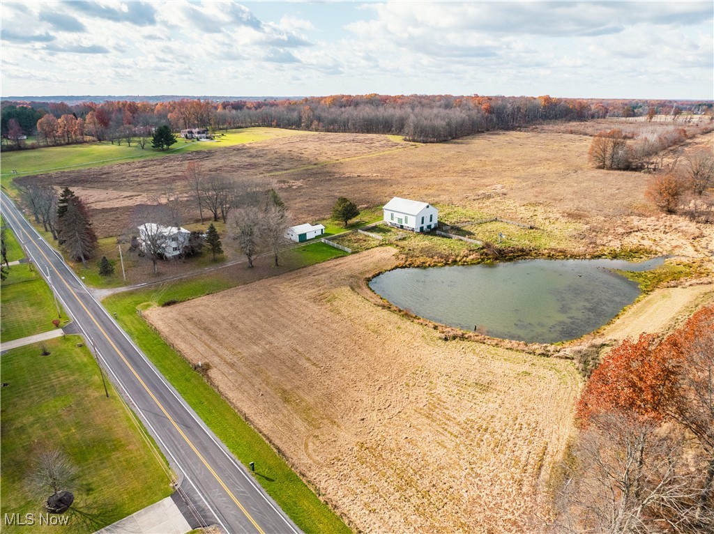 1520 Bedford Road Lowellville OH 44436