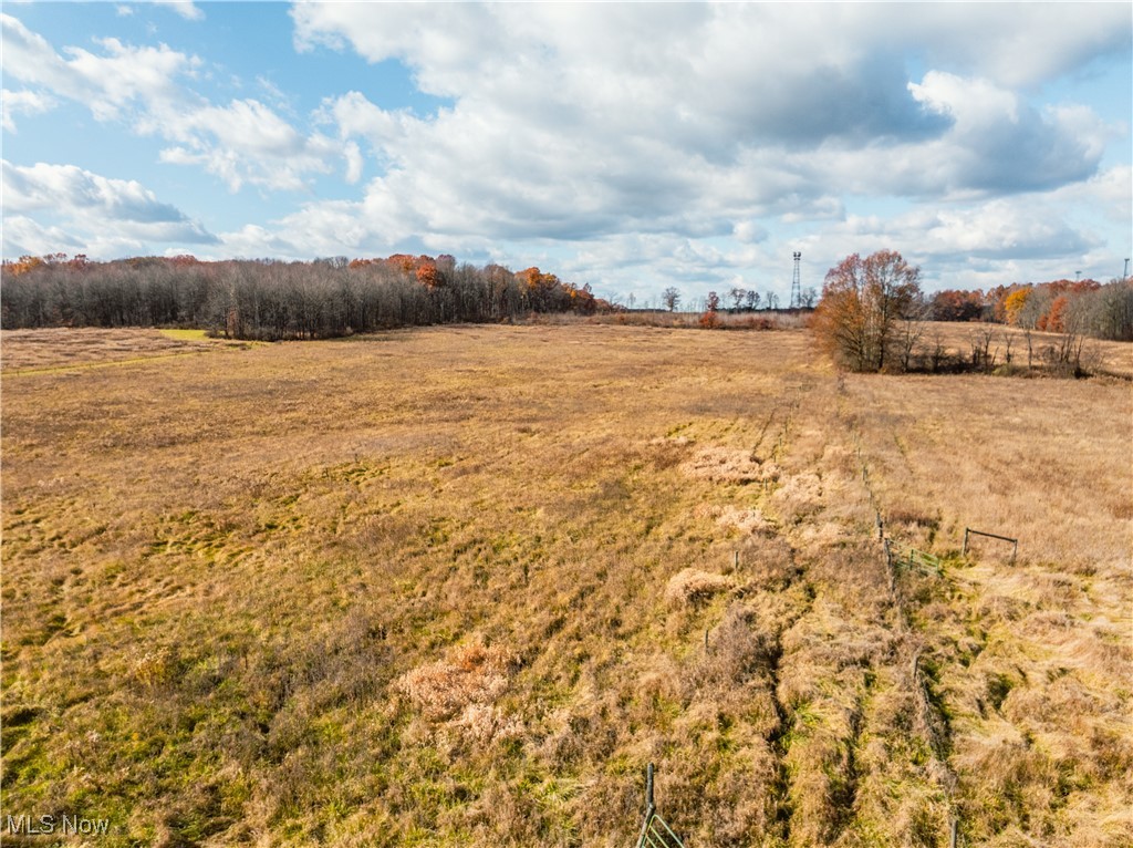 1520 Bedford Road Lowellville OH 44436