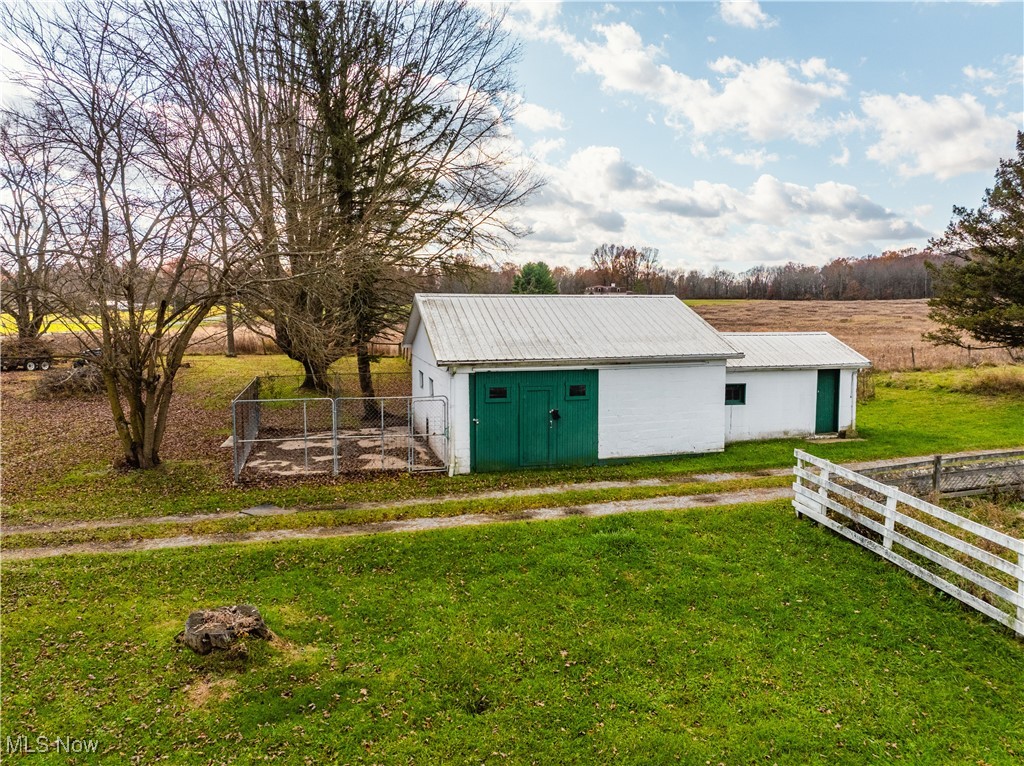 1520 Bedford Road Lowellville OH 44436