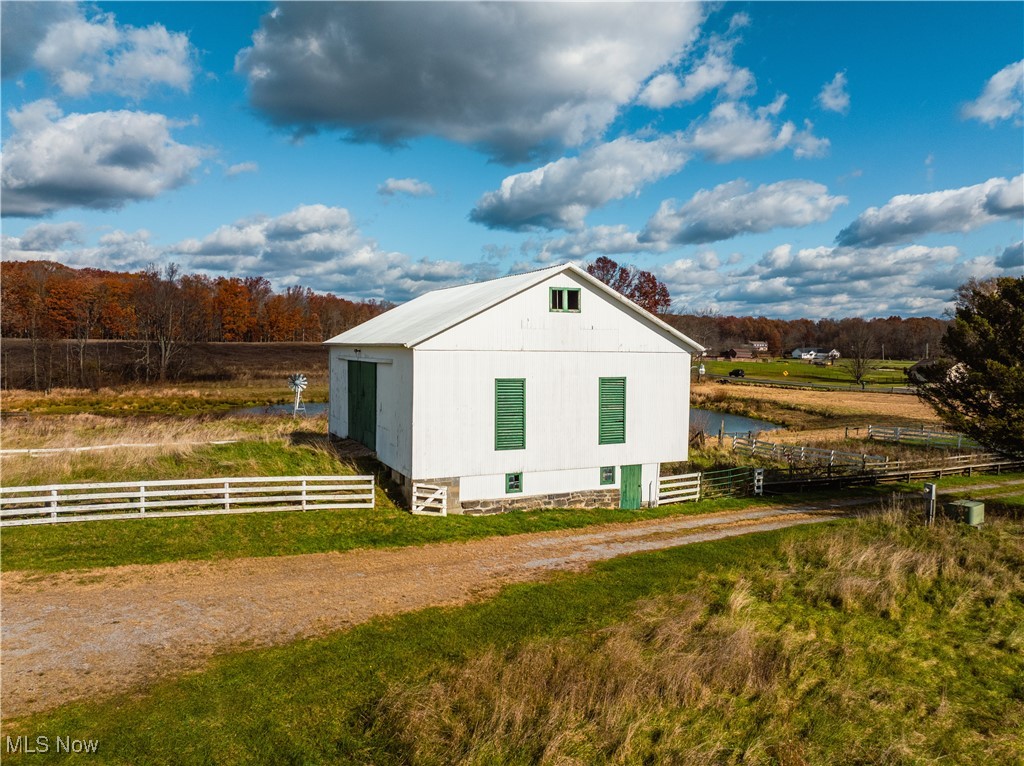 1520 Bedford Road Lowellville OH 44436