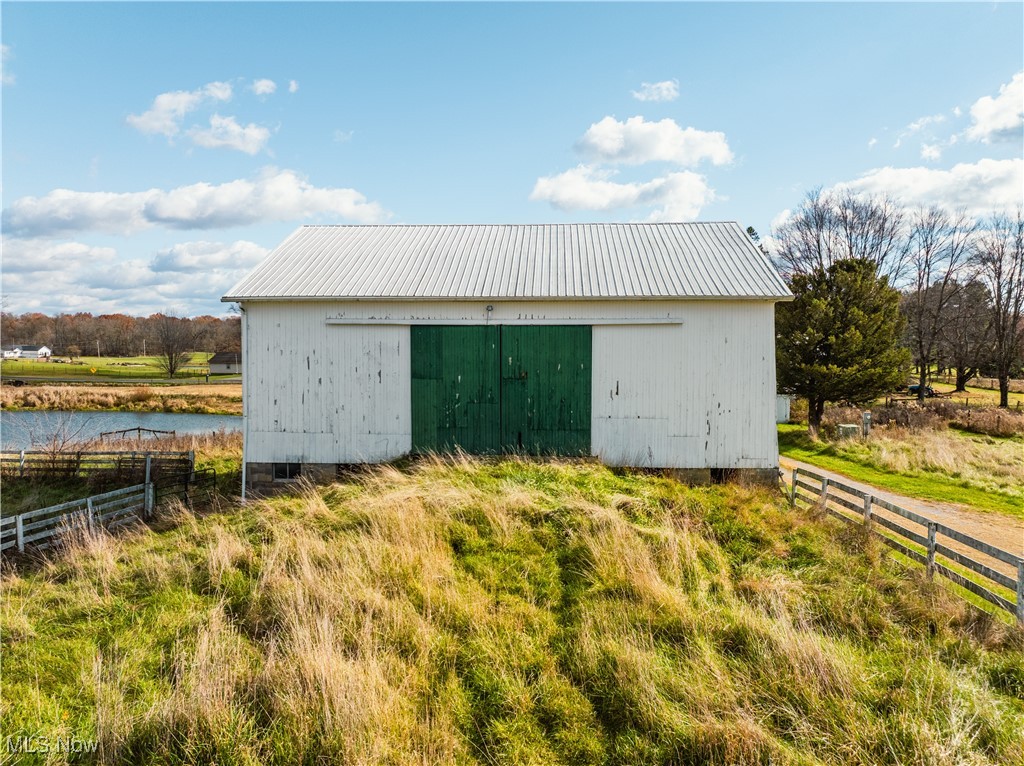 1520 Bedford Road Lowellville OH 44436