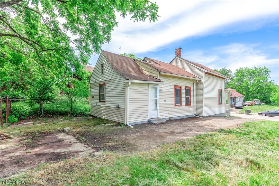 5838 Portage Avenue Cleveland OH 44127