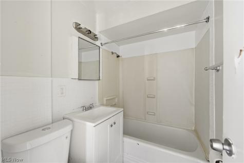 5838 Portage Avenue Cleveland OH 44127