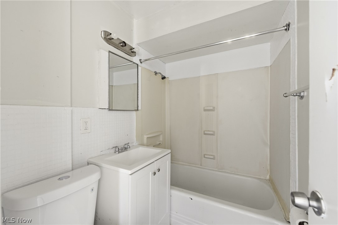 5838 Portage Avenue Cleveland OH 44127