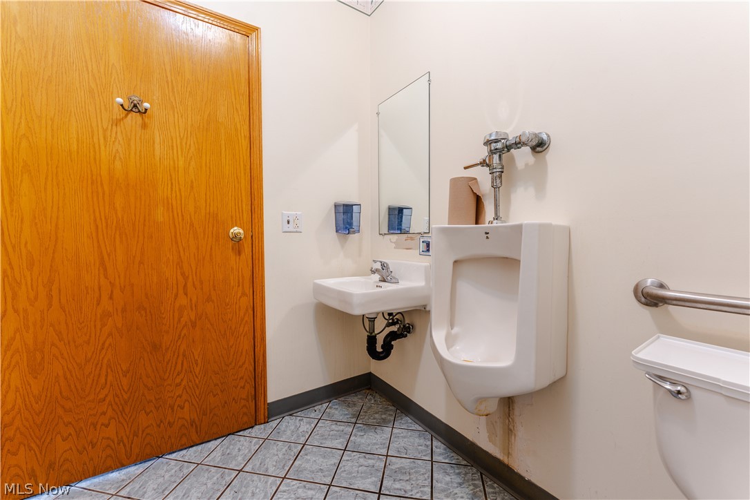 4915 Old Route 39 NW Dover OH 44622