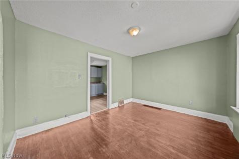 884 Lovers Lane Akron OH 44306