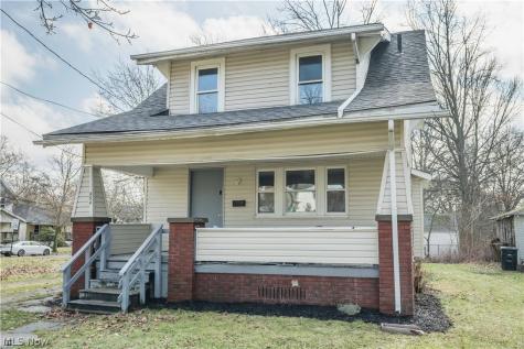 884 Lovers Lane Akron OH 44306