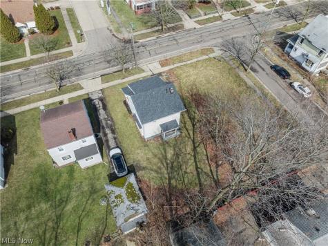 884 Lovers Lane Akron OH 44306