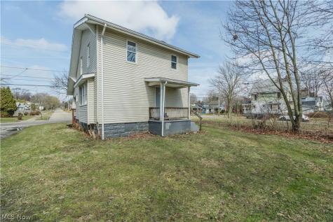 884 Lovers Lane Akron OH 44306