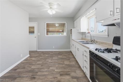 232 S 15th Street Sebring OH 44672