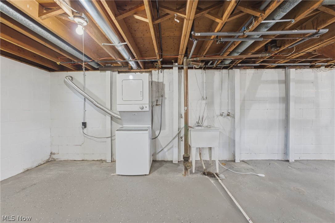 232 S 15th Street Sebring OH 44672