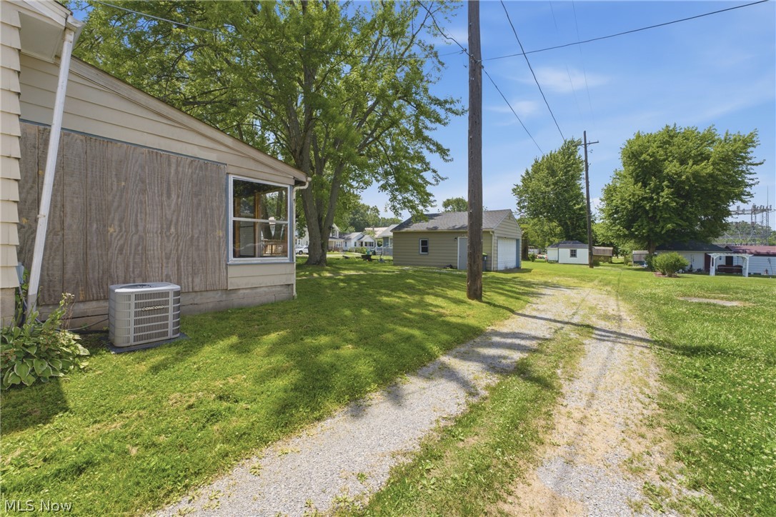 232 S 15th Street Sebring OH 44672