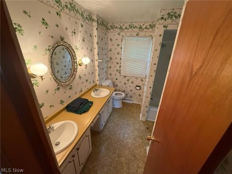 4911 Woodside Avenue NW Canton OH 44709