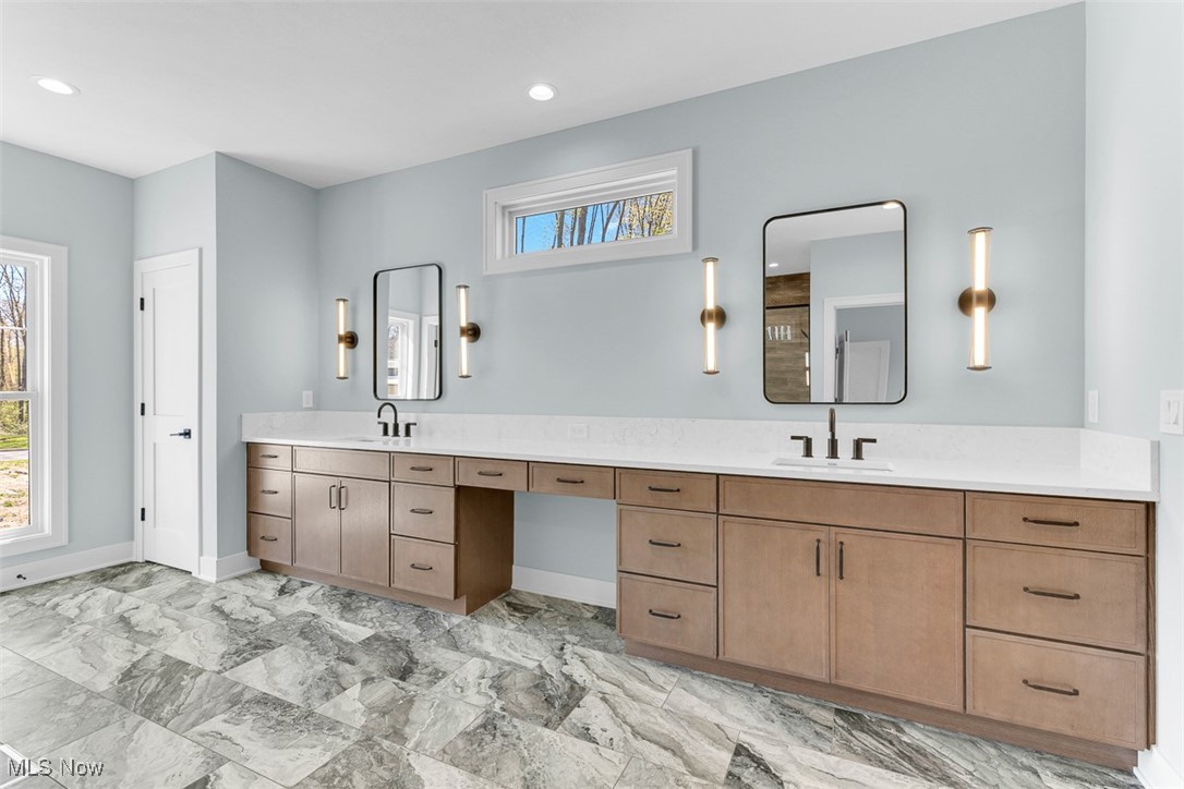 805 Club Drive W Aurora OH 44202