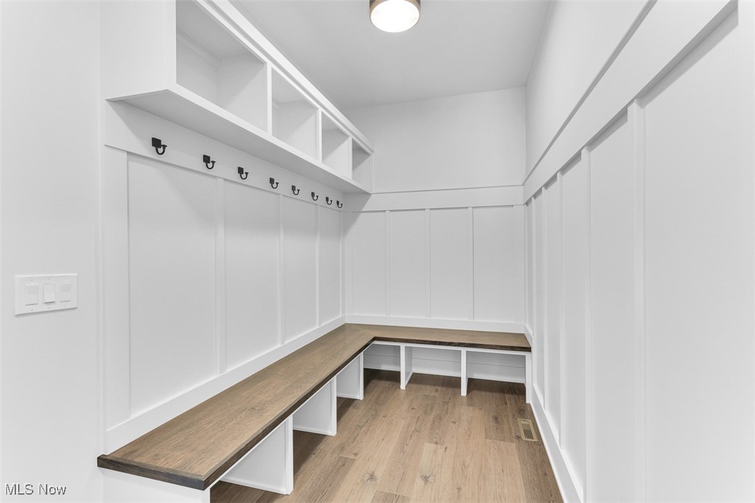 805 Club Drive W Aurora OH 44202