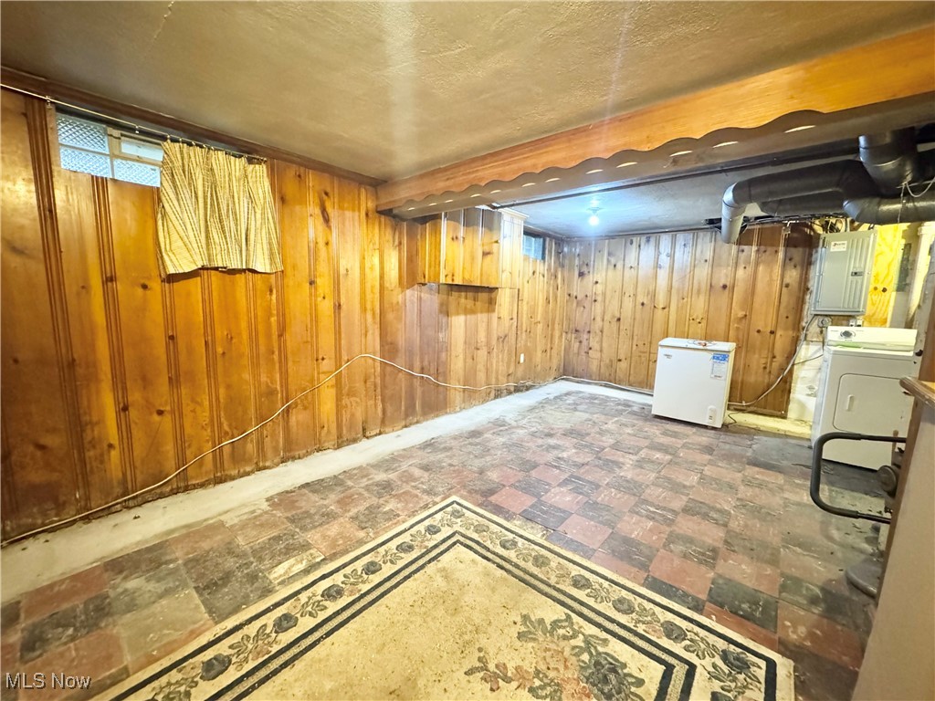 3925 Strandhill Road Cleveland OH 44128