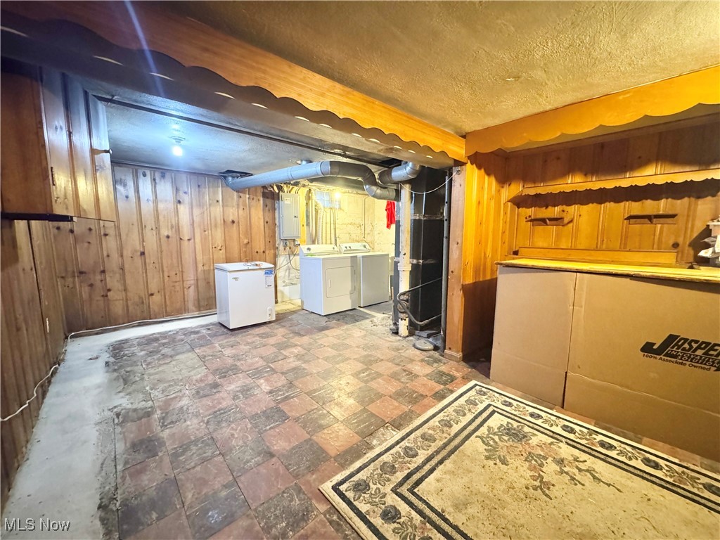 3925 Strandhill Road Cleveland OH 44128