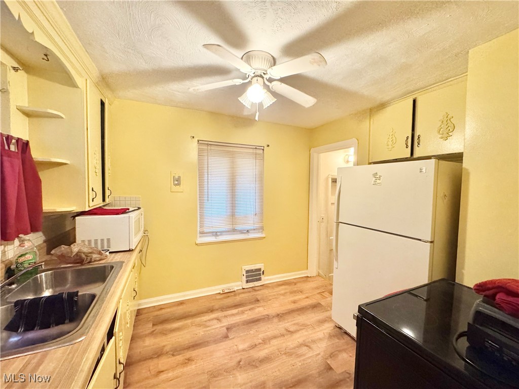 3925 Strandhill Road Cleveland OH 44128