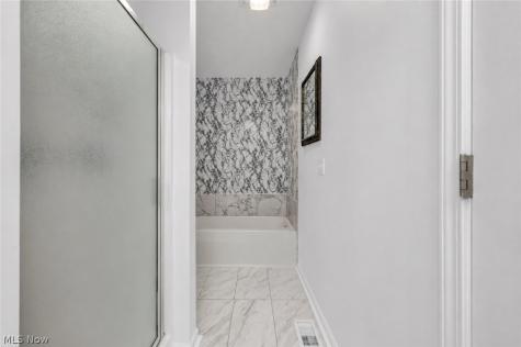 33275 Ambleside Drive Avon Lake OH 44012