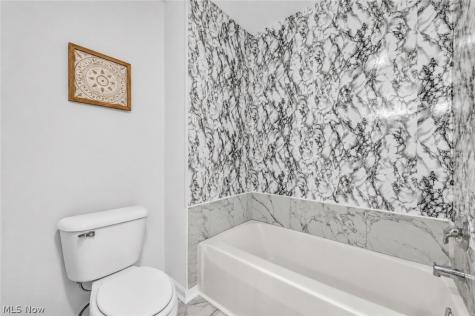 33275 Ambleside Drive Avon Lake OH 44012