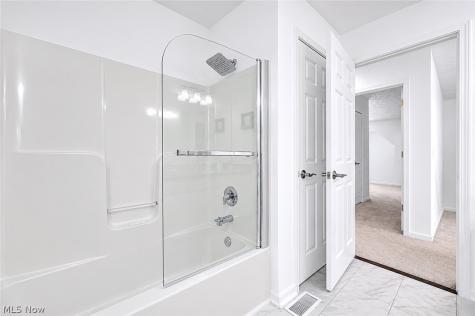 33275 Ambleside Drive Avon Lake OH 44012