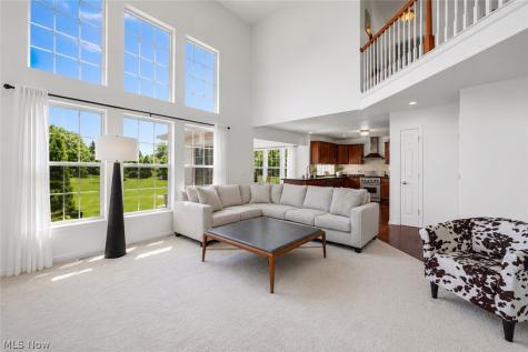 33275 Ambleside Drive Avon Lake OH 44012