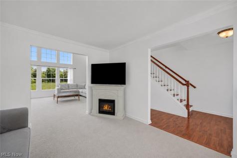33275 Ambleside Drive Avon Lake OH 44012