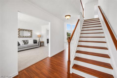33275 Ambleside Drive Avon Lake OH 44012