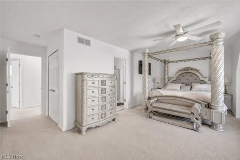 33275 Ambleside Drive Avon Lake OH 44012