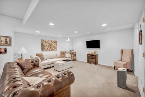 33275 Ambleside Drive Avon Lake OH 44012