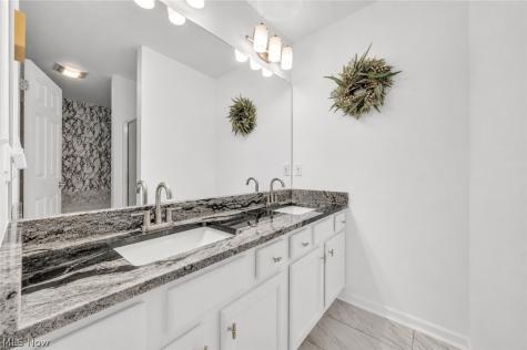 33275 Ambleside Drive Avon Lake OH 44012