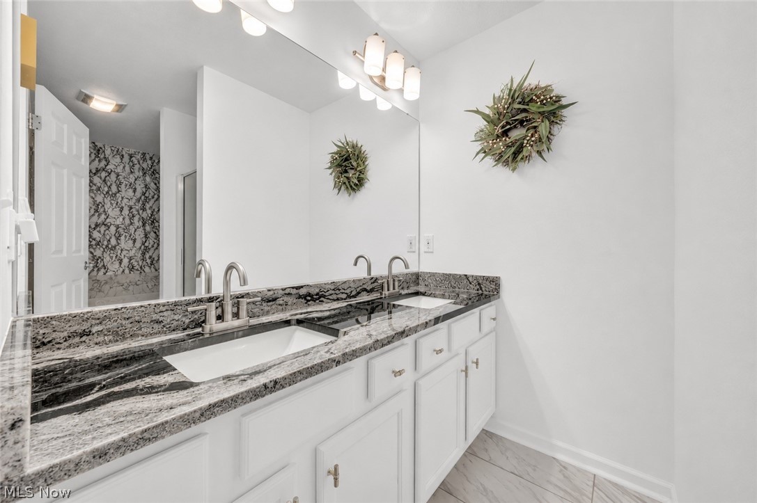 33275 Ambleside Drive Avon Lake OH 44012