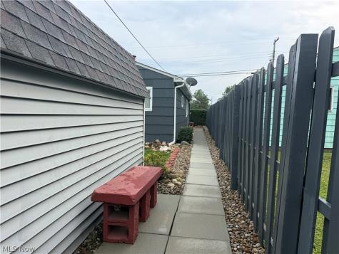 2849 25th Street NE Canton OH 44705