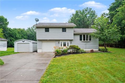 2704 Lyman Drive New Franklin OH 44216