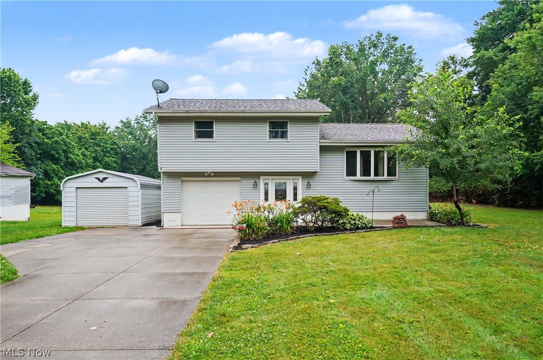 2704 Lyman Drive New Franklin OH 44216
