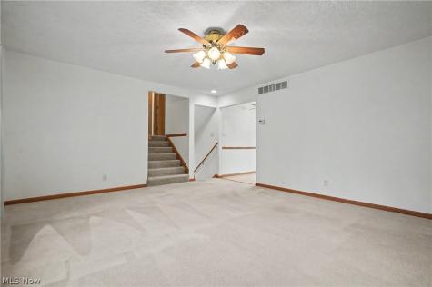 2704 Lyman Drive New Franklin OH 44216