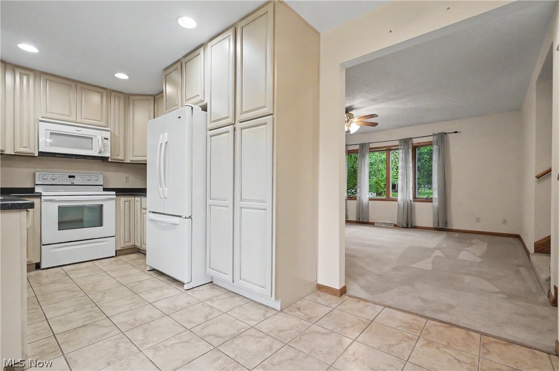 2704 Lyman Drive New Franklin OH 44216