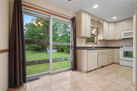 2704 Lyman Drive New Franklin OH 44216