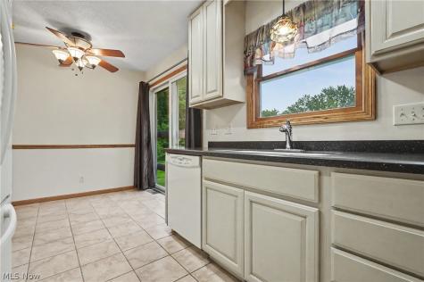 2704 Lyman Drive New Franklin OH 44216