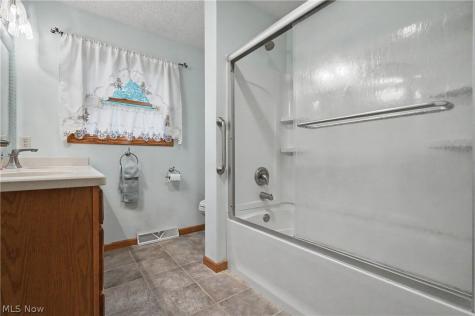 2704 Lyman Drive New Franklin OH 44216
