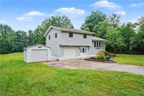 2704 Lyman Drive New Franklin OH 44216