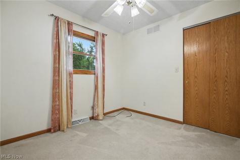 2704 Lyman Drive New Franklin OH 44216